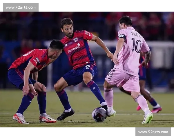 前美国脚琼斯:穆勒是低调务实的教科书,年轻球员应像学习梅西一样汲取经验 前美国脚琼斯:穆勒是低调务实的教科书,年轻球员应像学习梅西一样汲取经验